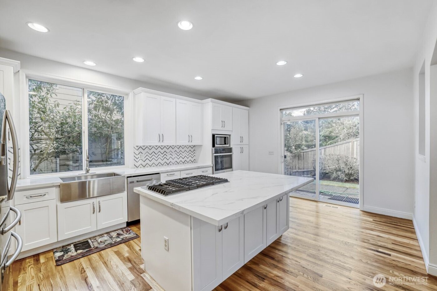 22616 SE 14th Place , Sammamish, WA 98075