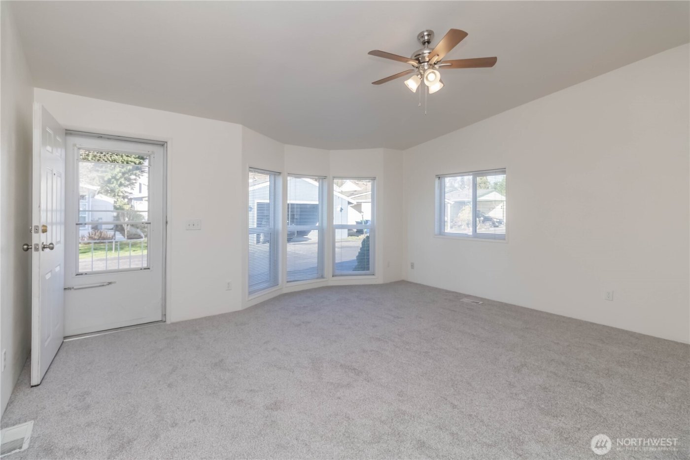 2611 S 288th St #38, Federal Way, WA 98003