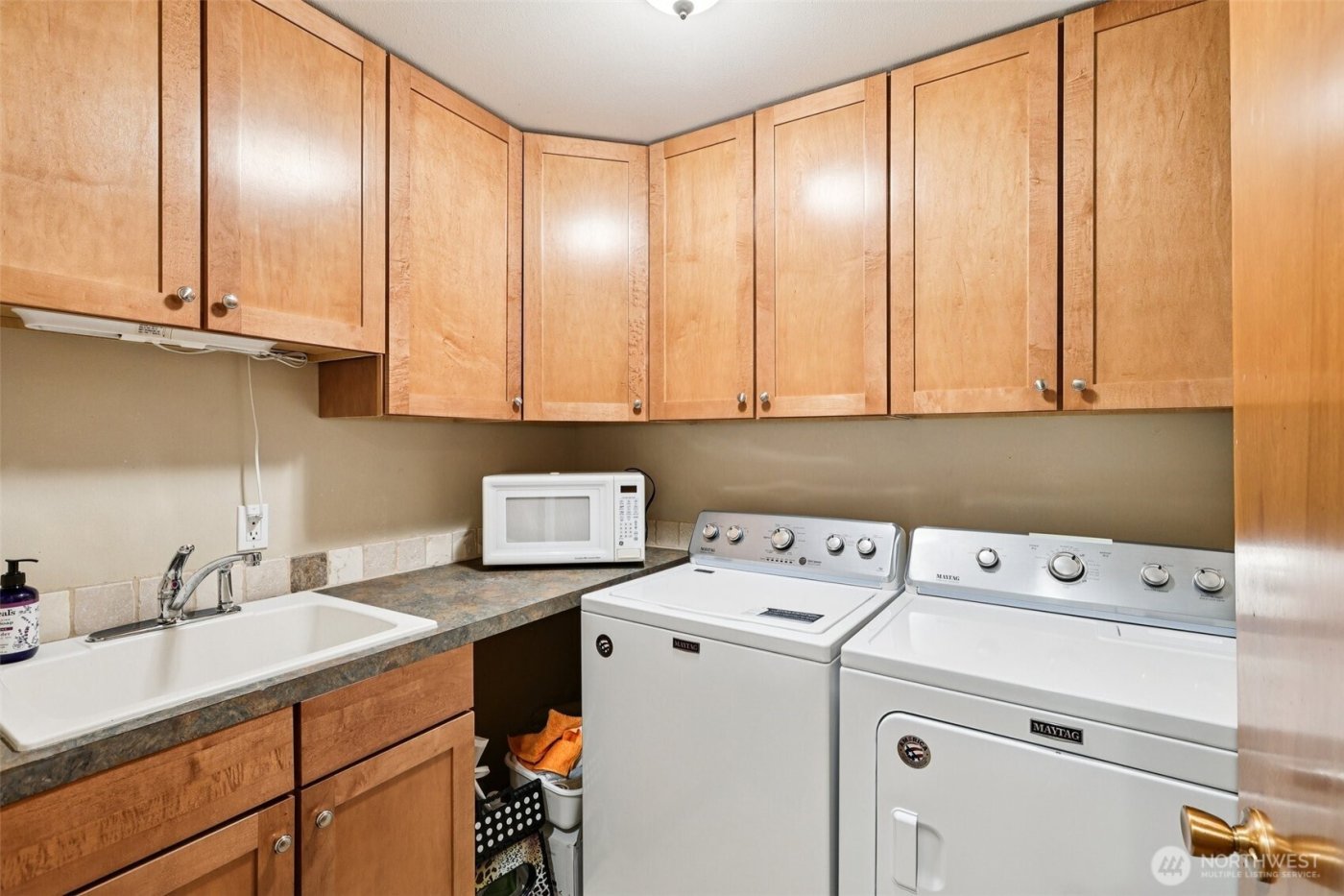 17340 Golden View Avenue , La Conner, WA 98257