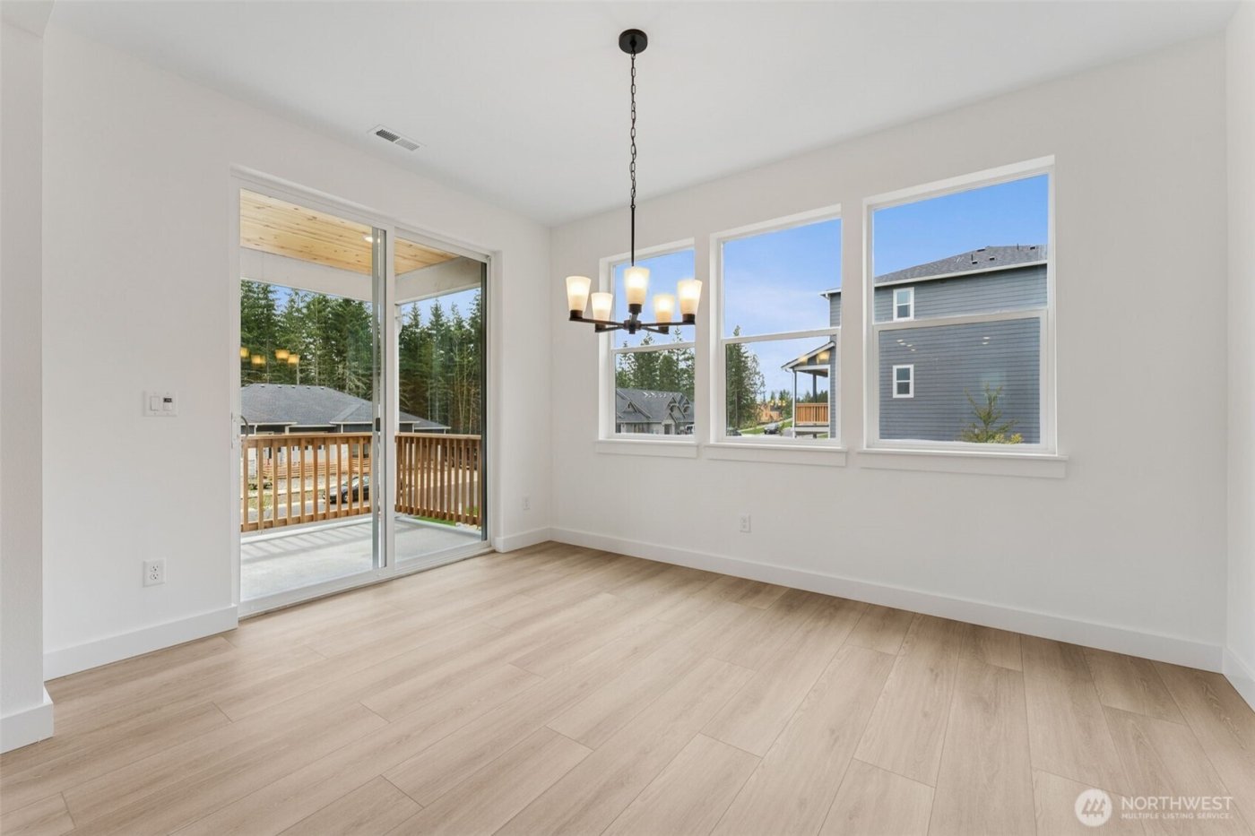 15706 210th Avenue E #312, Bonney Lake, WA 98391