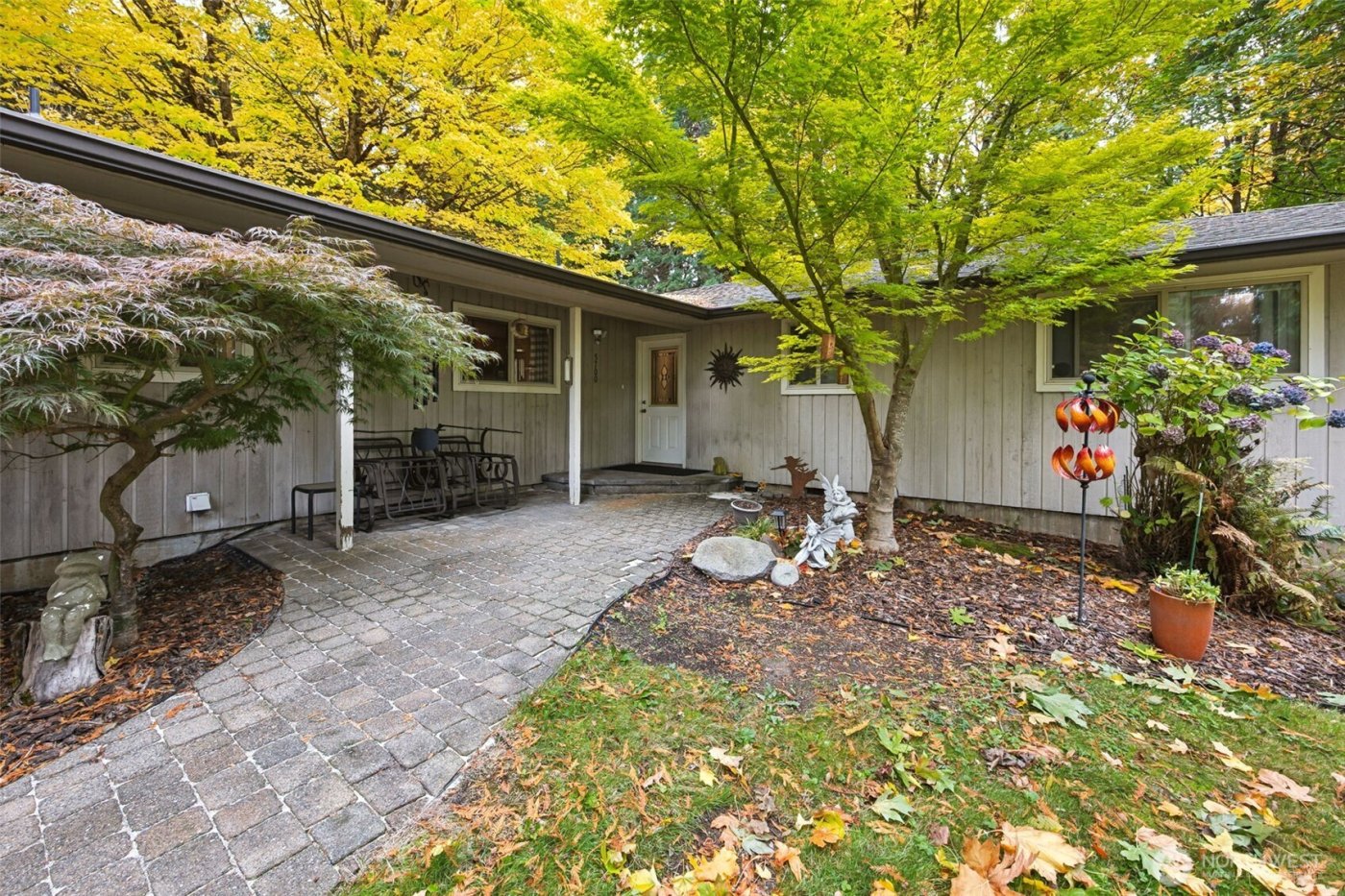 5700 Cooper Point Road NW, Olympia, WA 98502