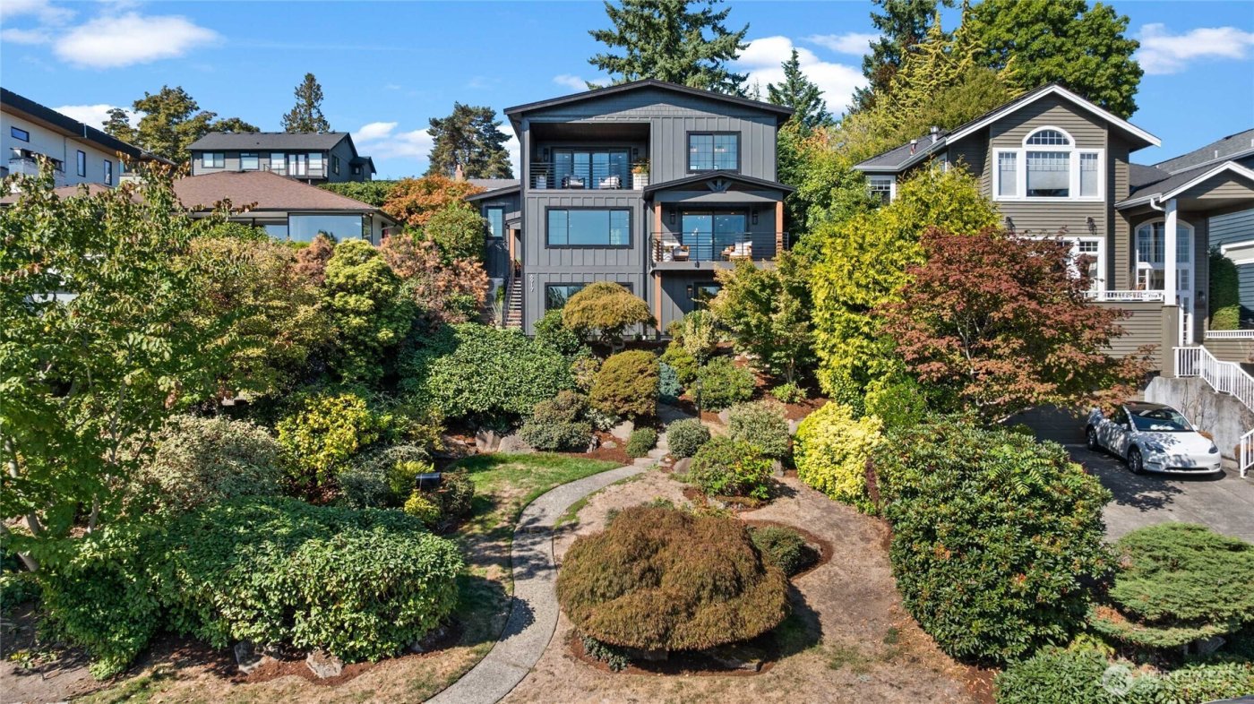 6917 57th Avenue NE, Seattle, WA 98115