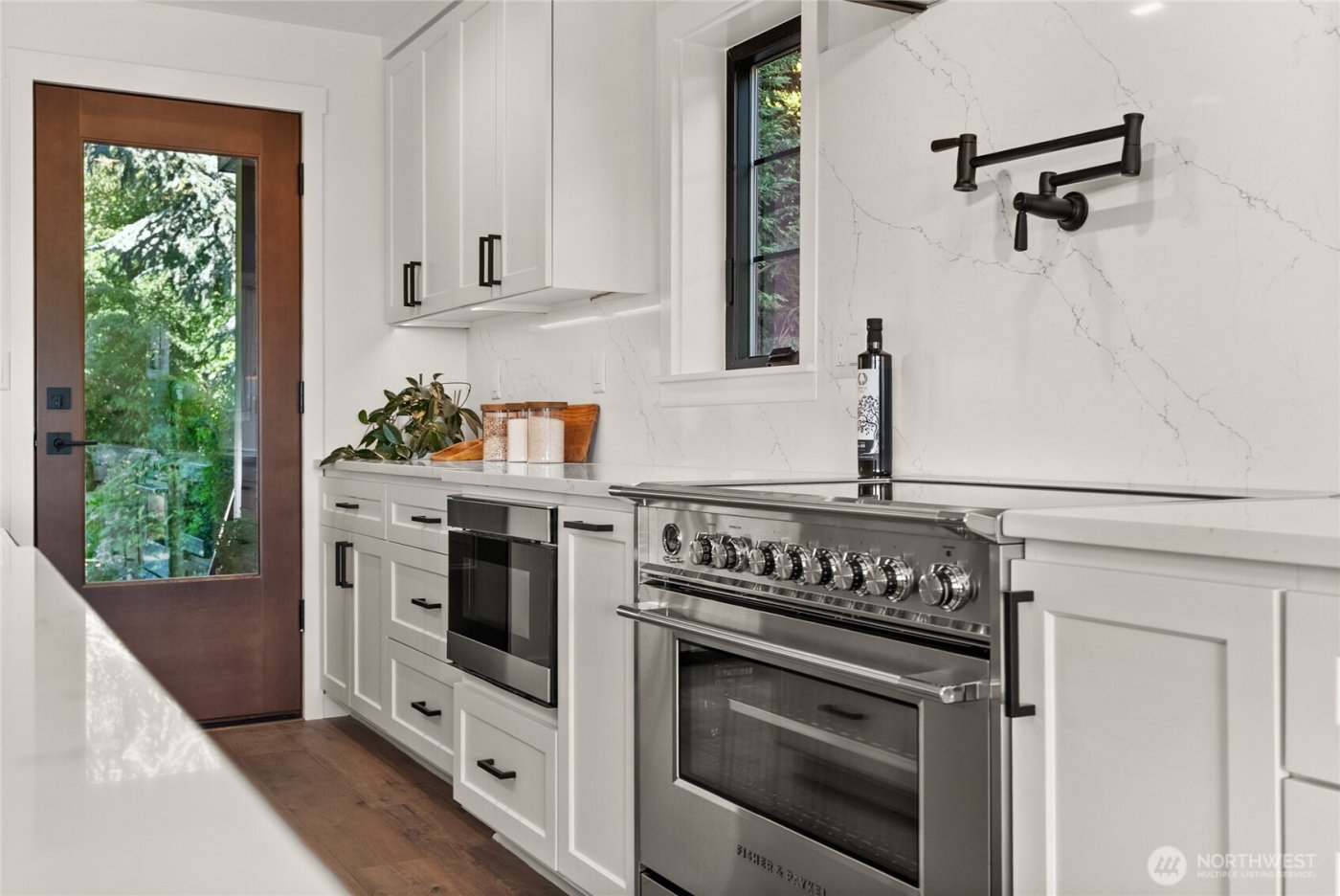 6917 57th Avenue NE, Seattle, WA 98115