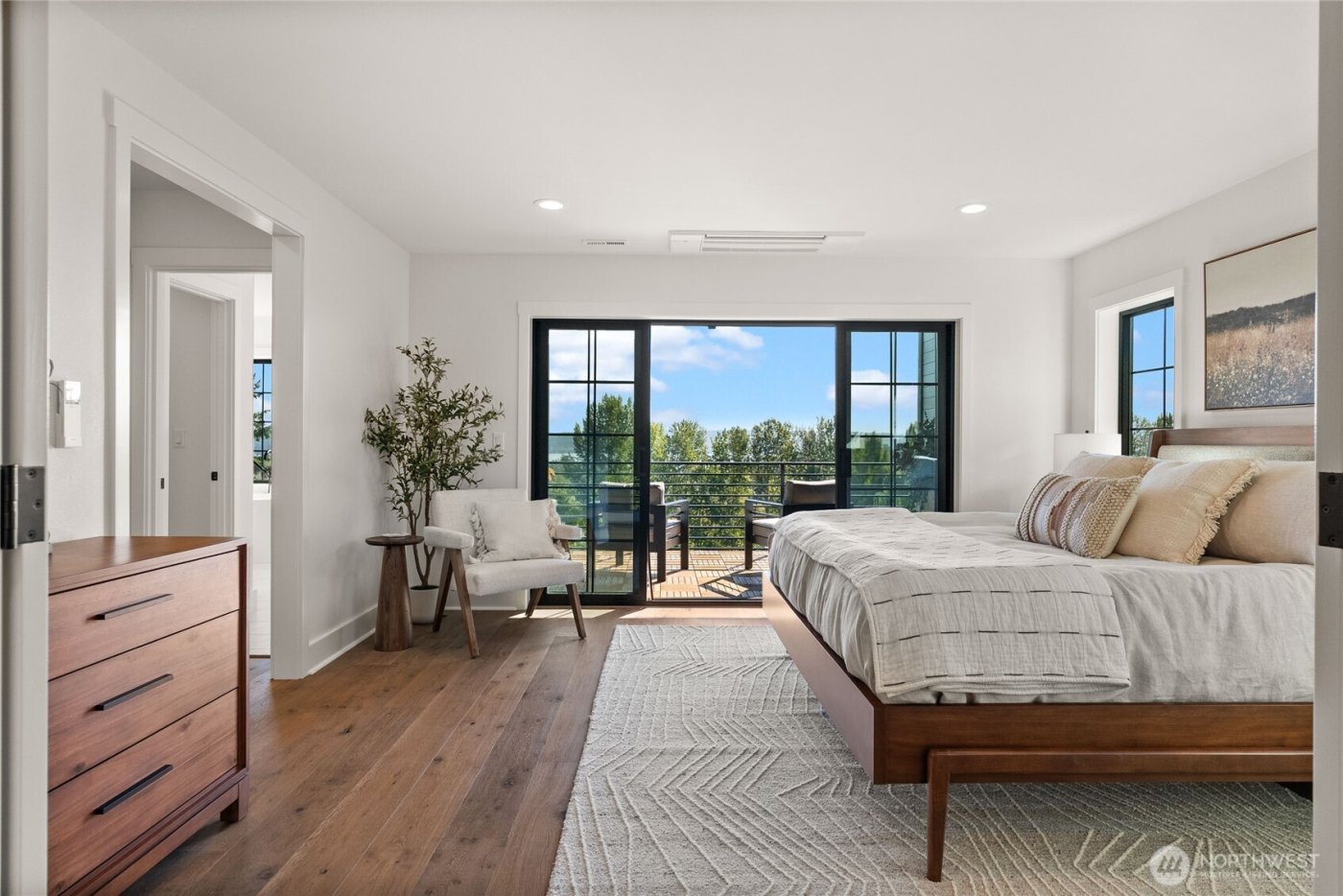 6917 57th Avenue NE, Seattle, WA 98115