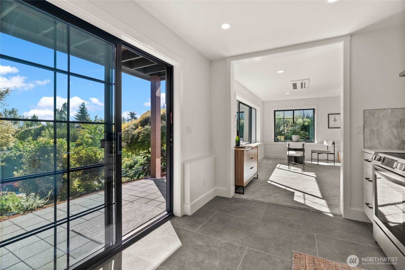 6917 57th Avenue NE, Seattle, WA 98115