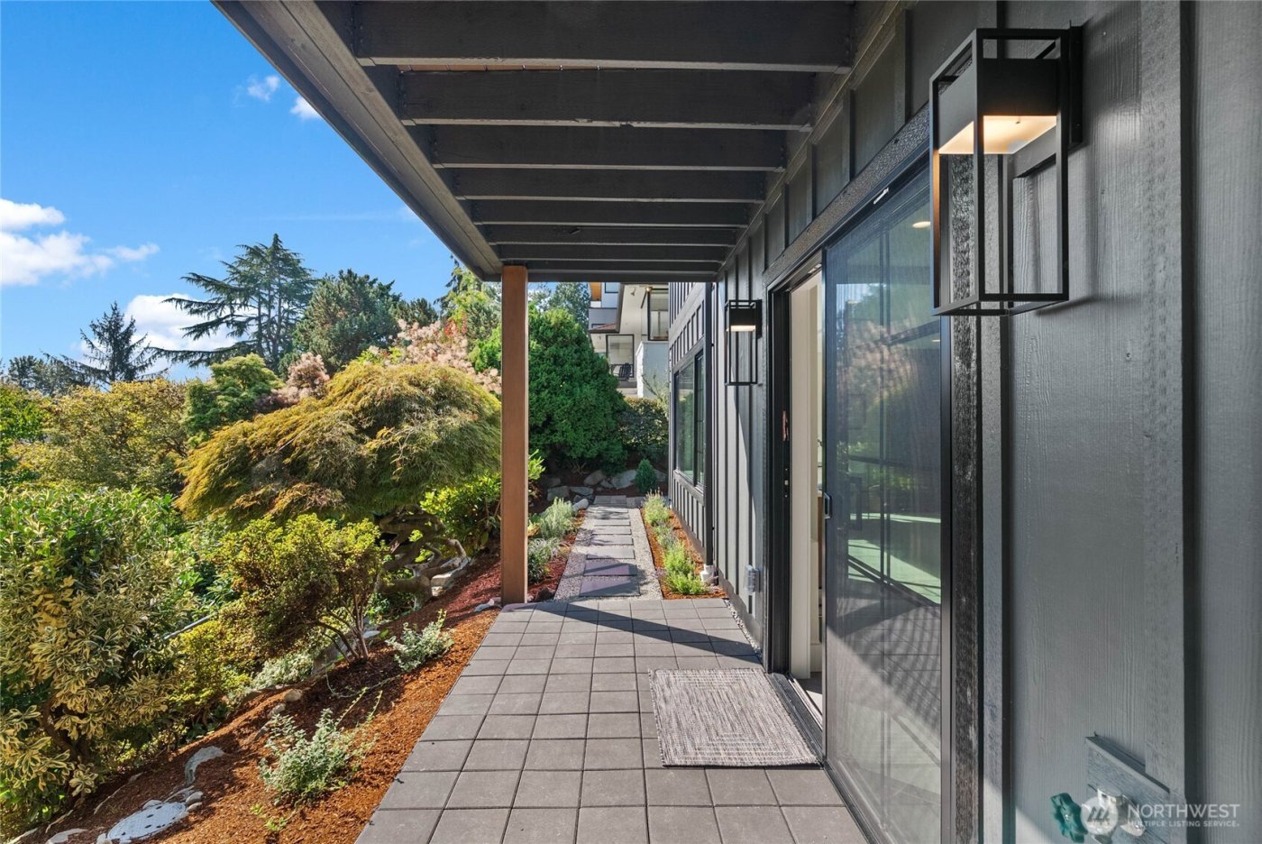 6917 57th Avenue NE, Seattle, WA 98115