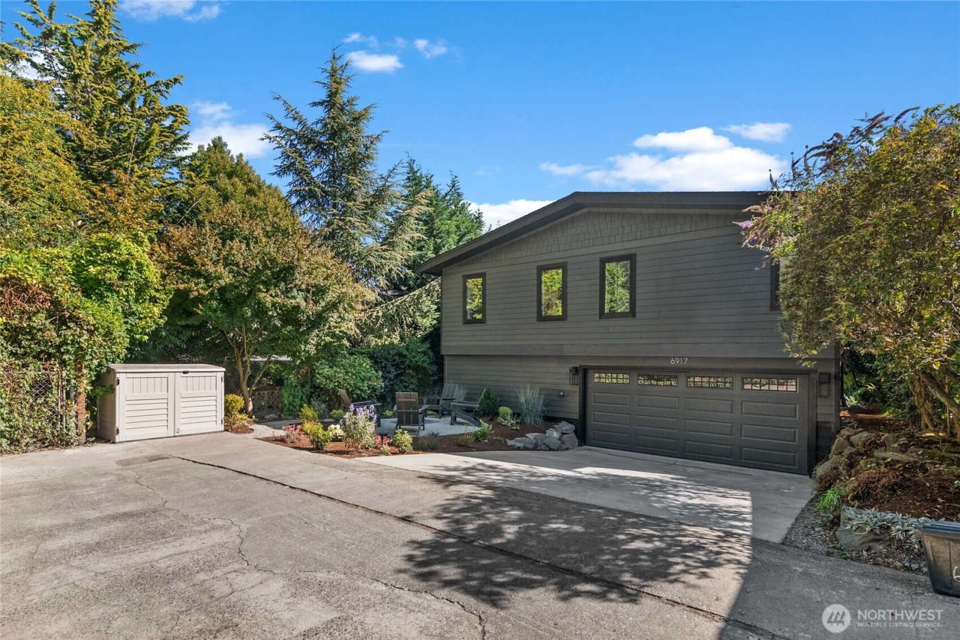 6917 57th Avenue NE, Seattle, WA 98115
