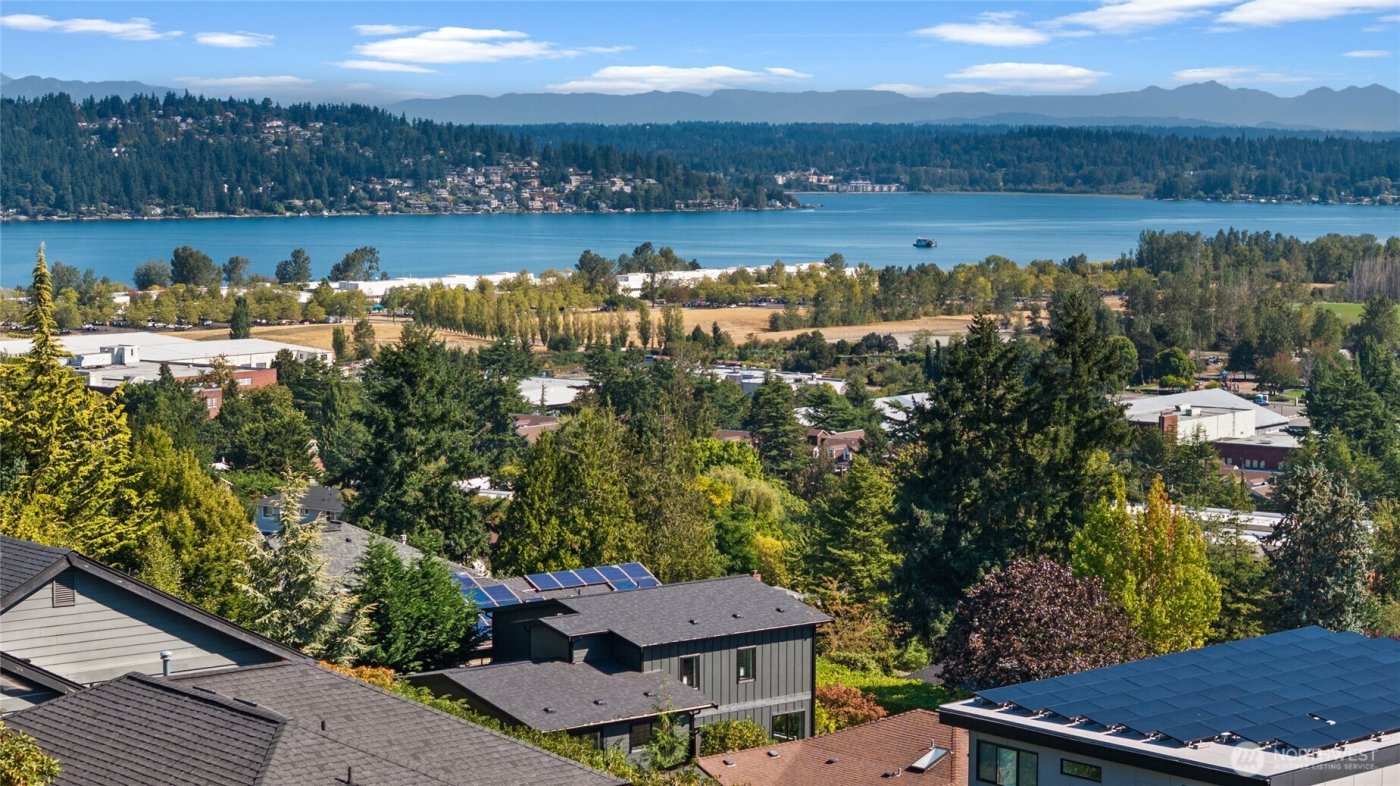 6917 57th Avenue NE, Seattle, WA 98115