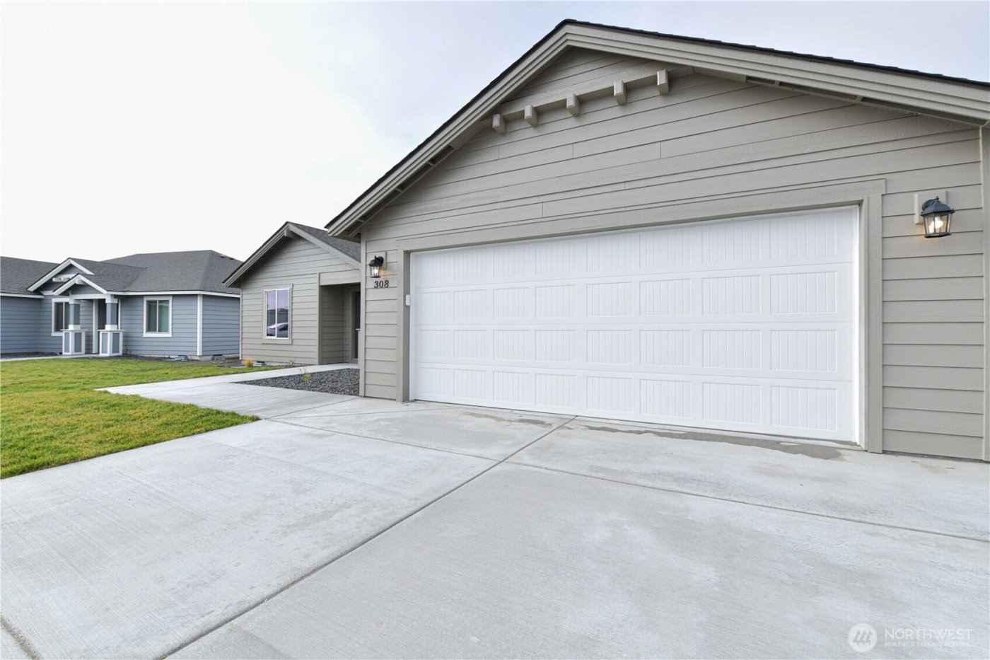 308 N Sandy Loop , Moses Lake, WA 98837