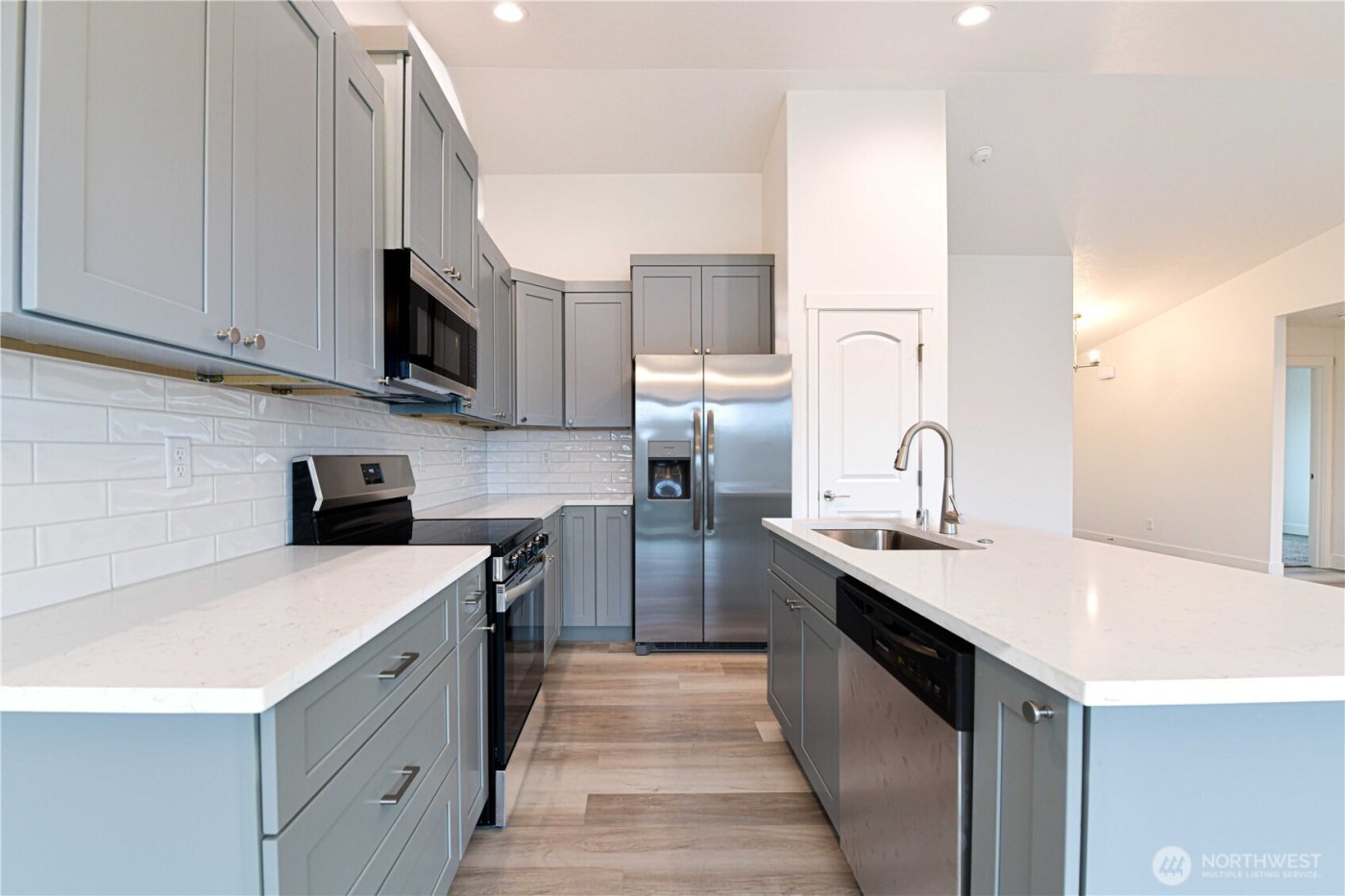 308 N Sandy Loop , Moses Lake, WA 98837