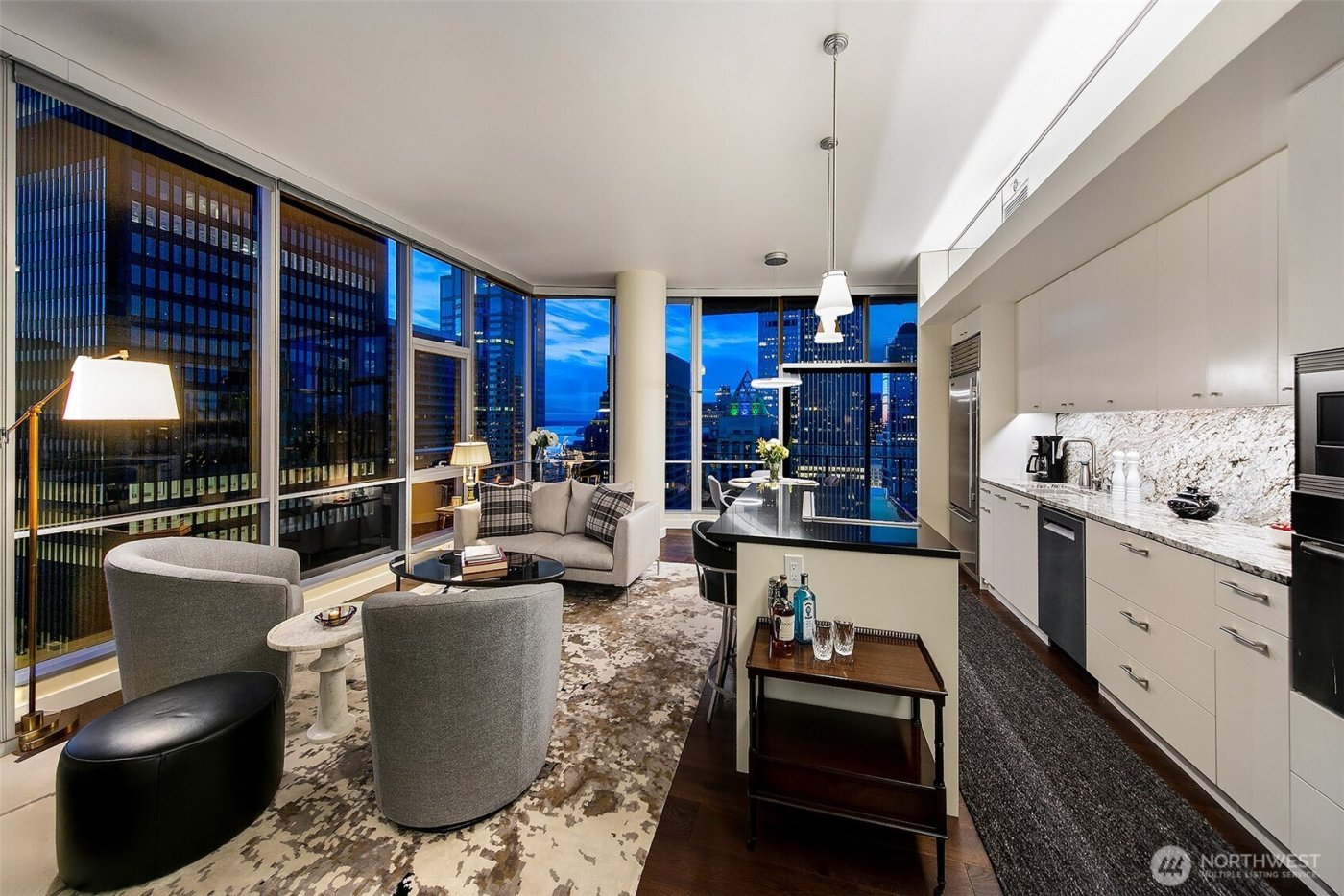 909 5th Avenue #2301, Seattle, WA 98164