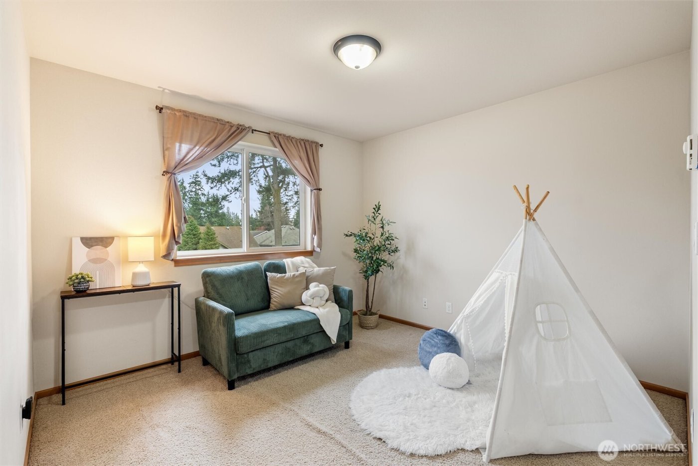 5110 153rd Place SW #A, Edmonds, WA 98026