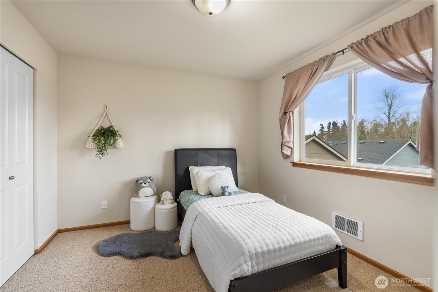 5110 153rd Place SW #A, Edmonds, WA 98026