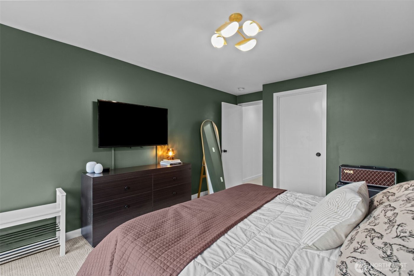 806 NW 50th Street #B, Seattle, WA 98107