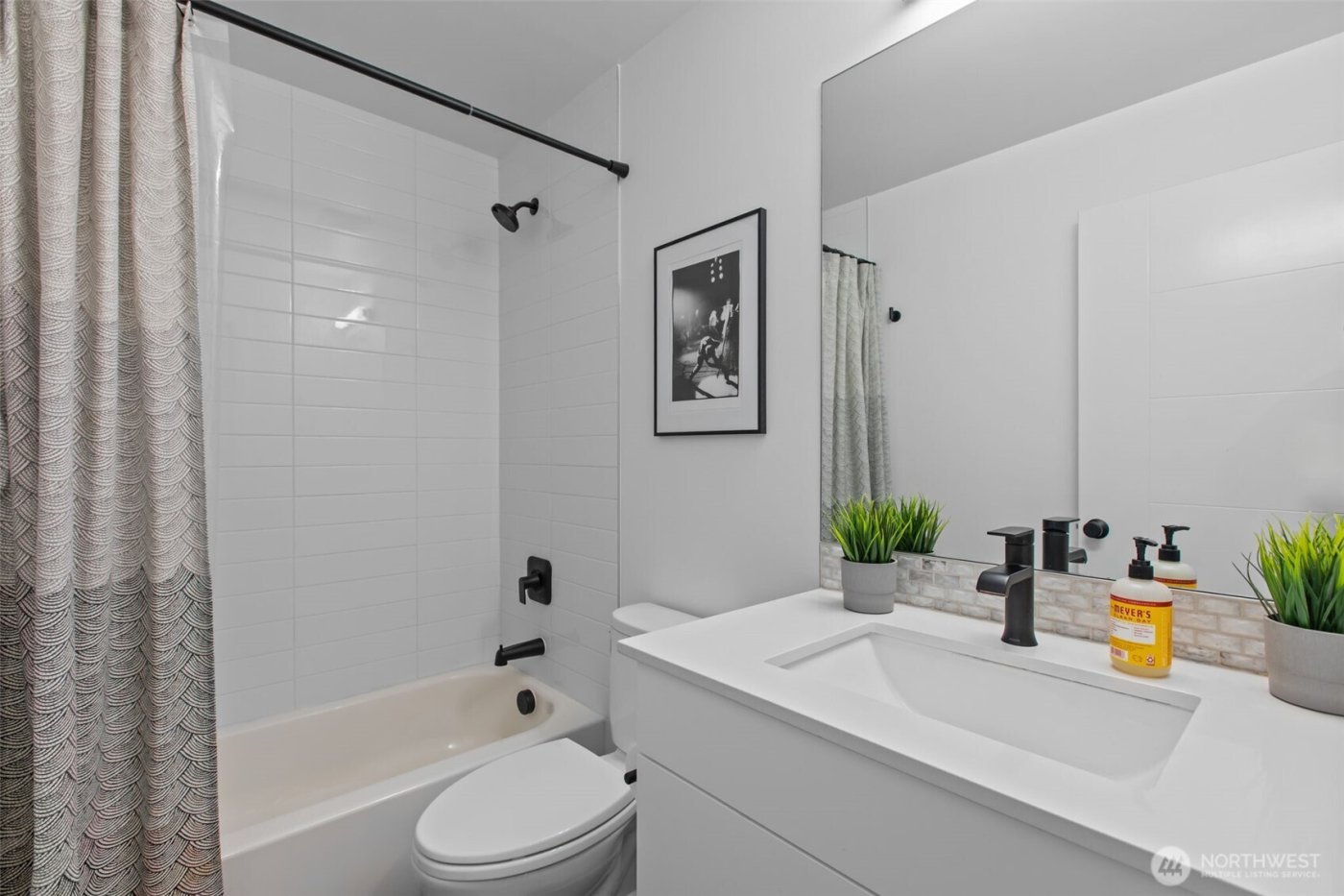 806 NW 50th Street #B, Seattle, WA 98107