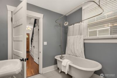 325 23rd Avenue E, Seattle, WA 98112 - Photo 14