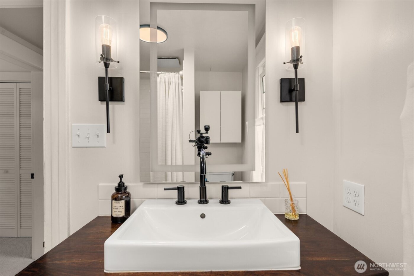 325 23rd Avenue E, Seattle, WA 98112