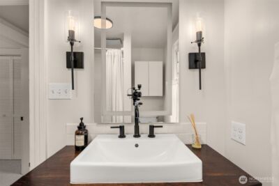 325 23rd Avenue E, Seattle, WA 98112 - Photo 22