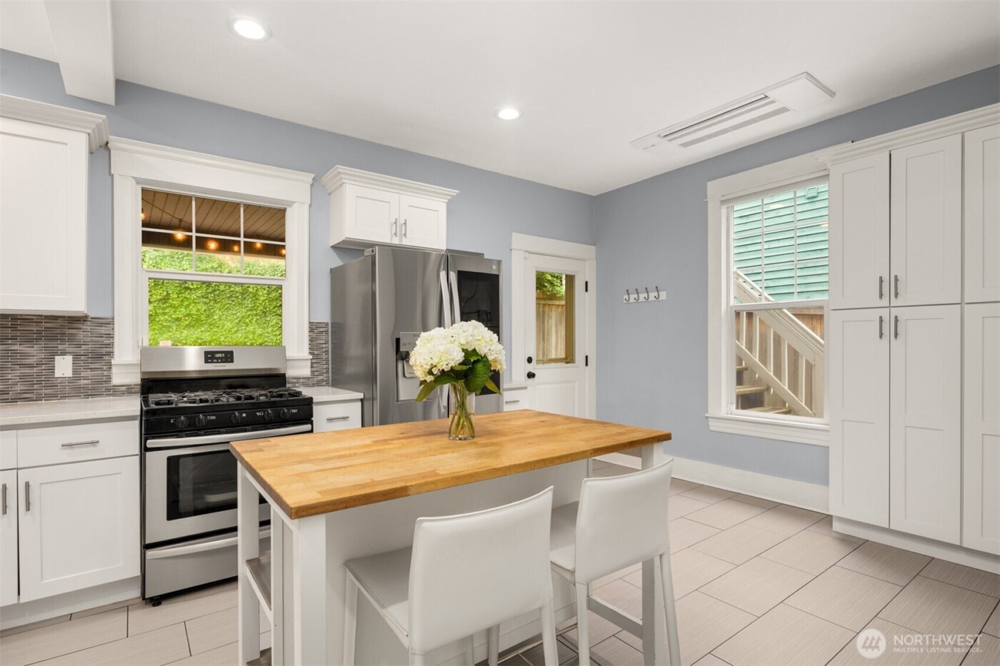 325 23rd Avenue E, Seattle, WA 98112