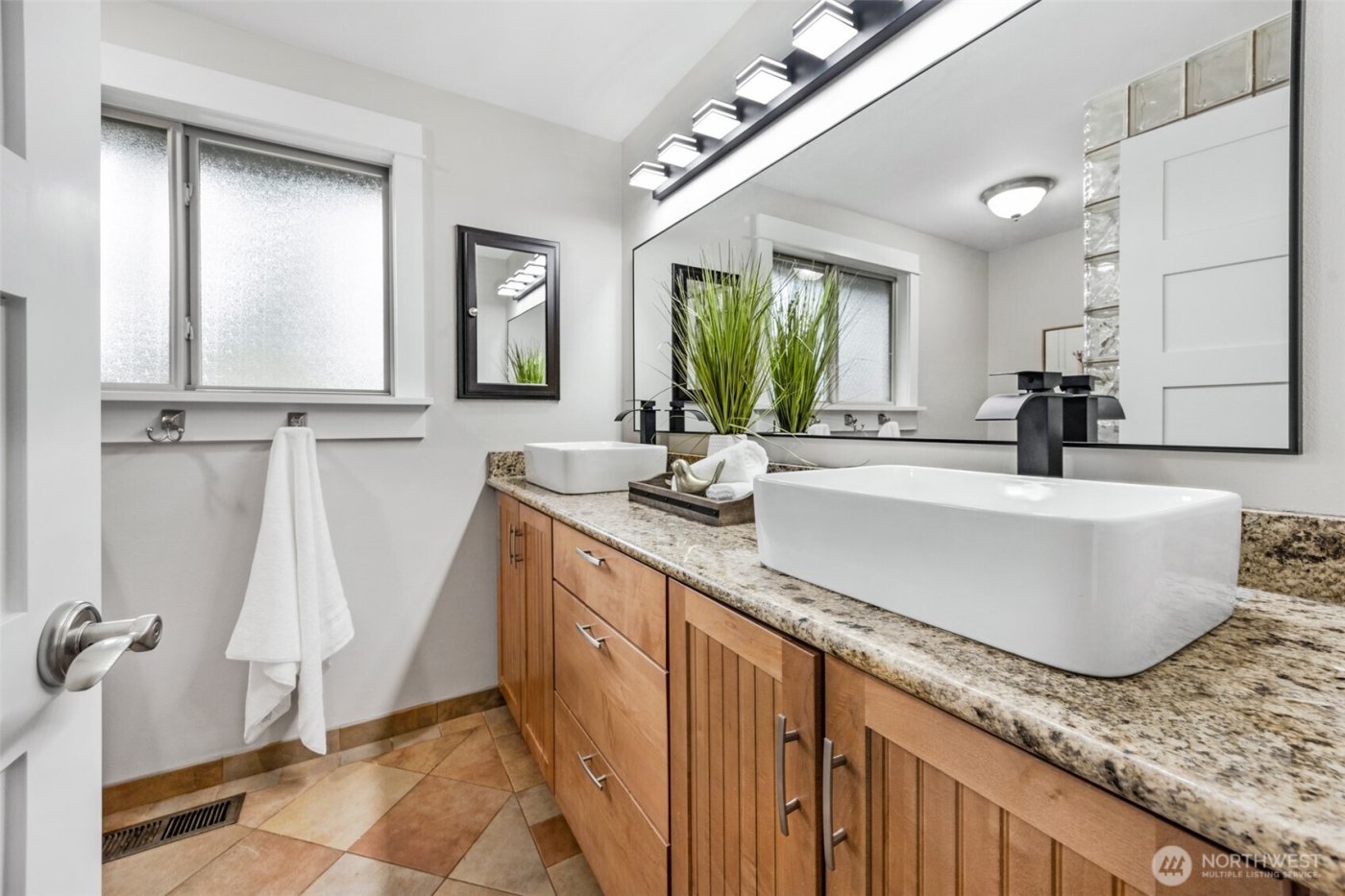 23619 5th Avenue W, Bothell, WA 98021