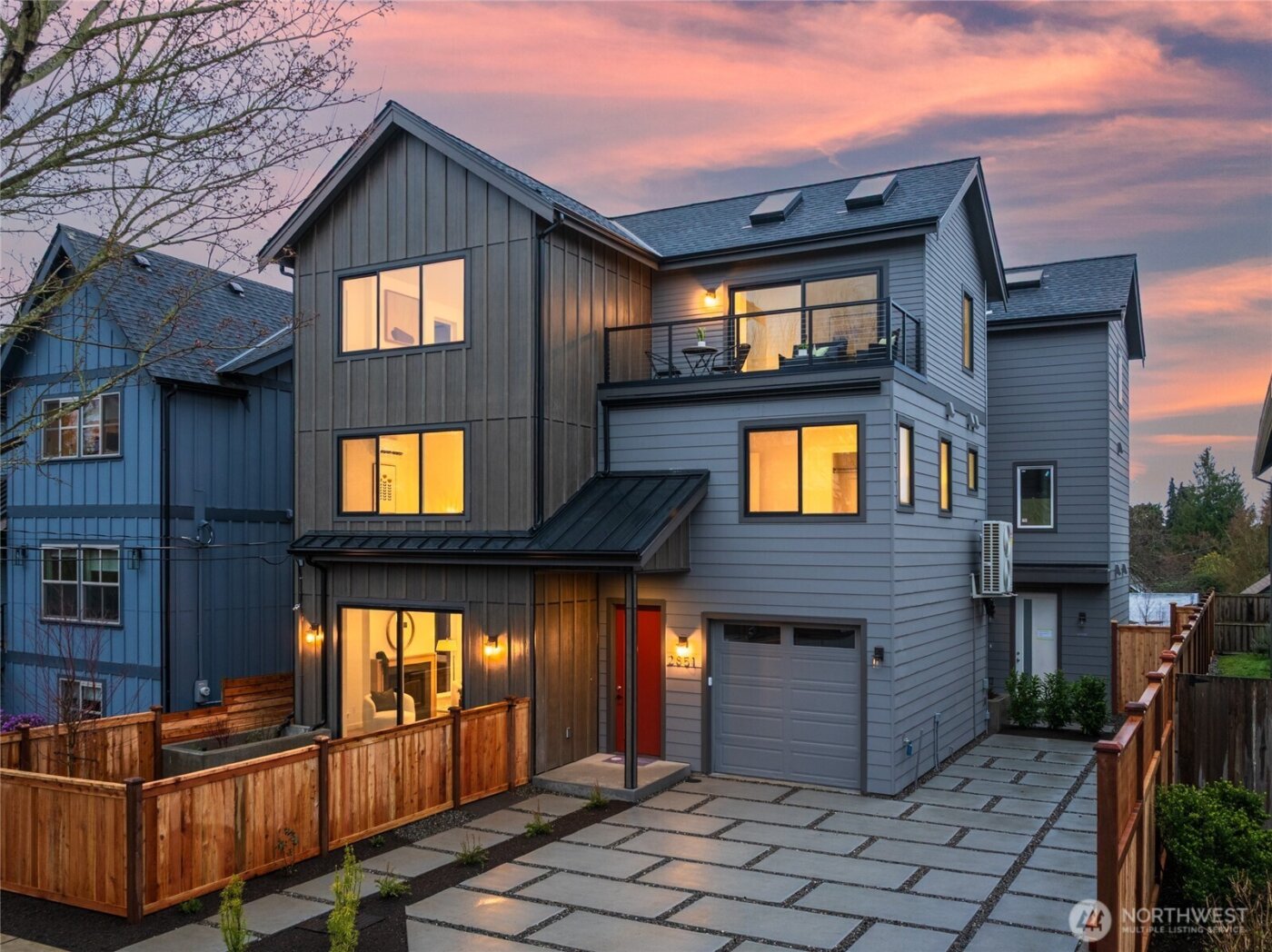 2851 NW 70th Street , Seattle, WA 98117