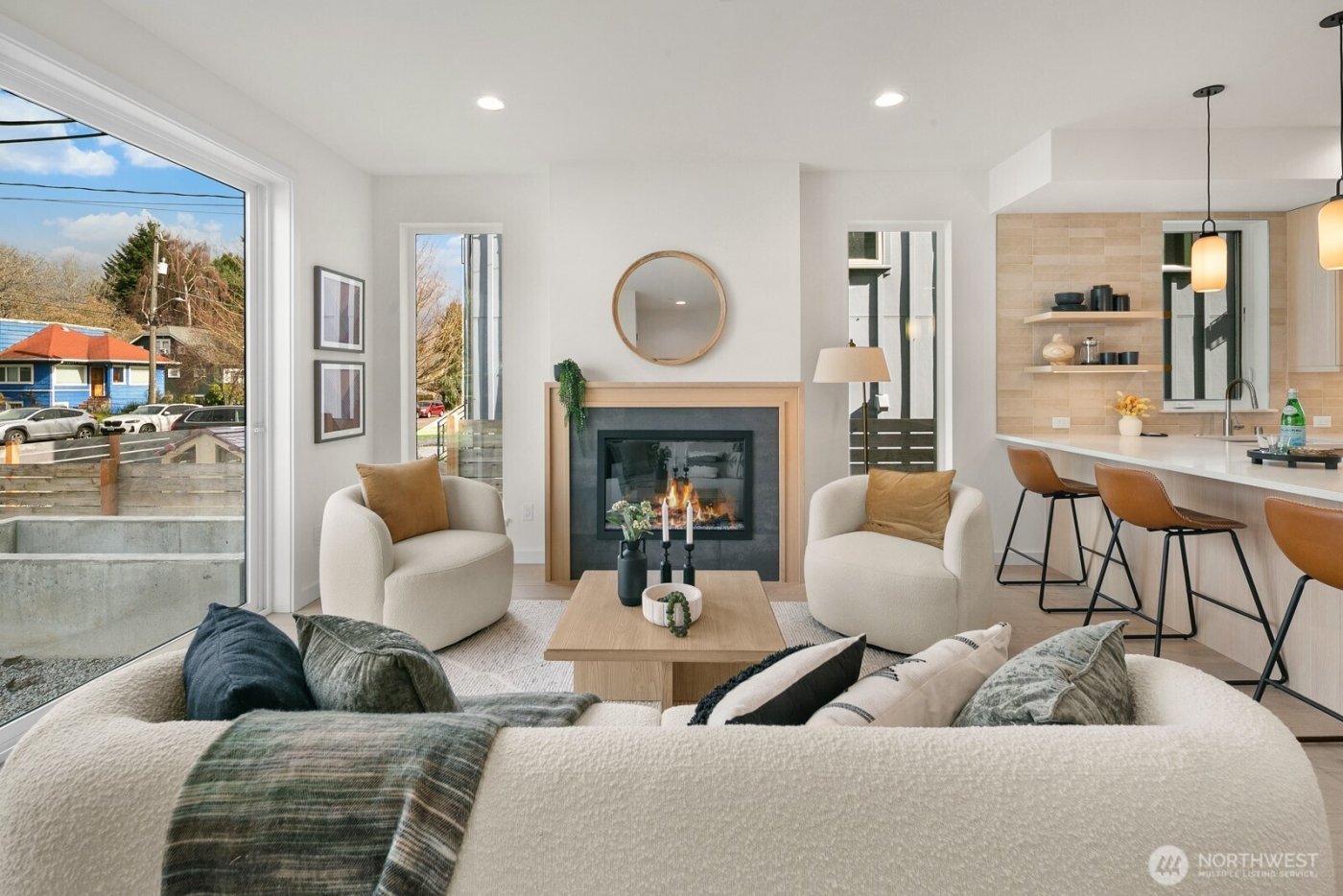 2851 NW 70th Street , Seattle, WA 98117