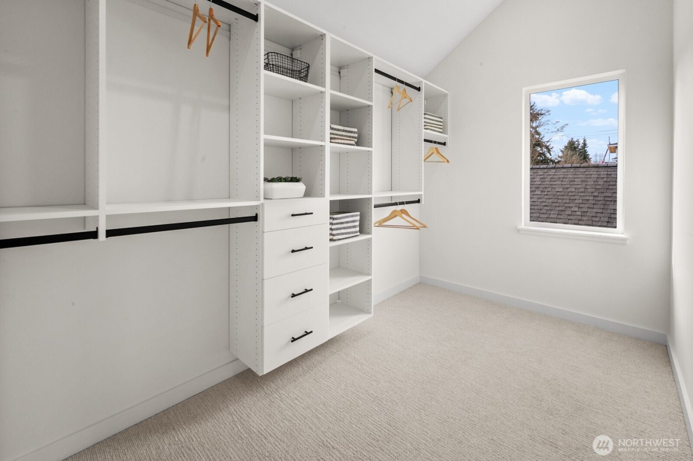 2851 NW 70th Street , Seattle, WA 98117