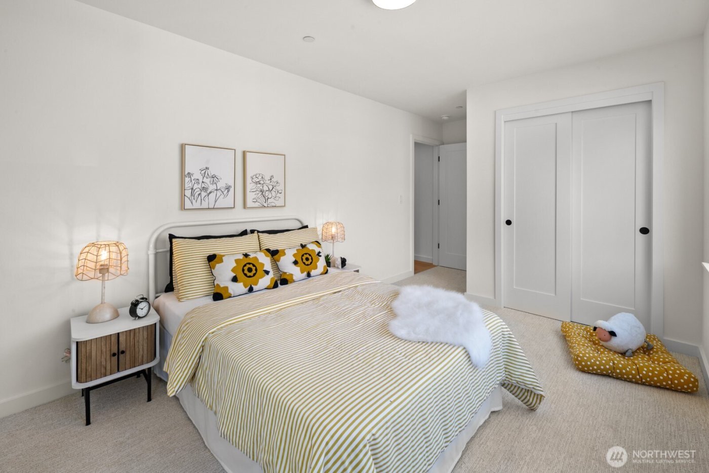 2851 NW 70th Street , Seattle, WA 98117