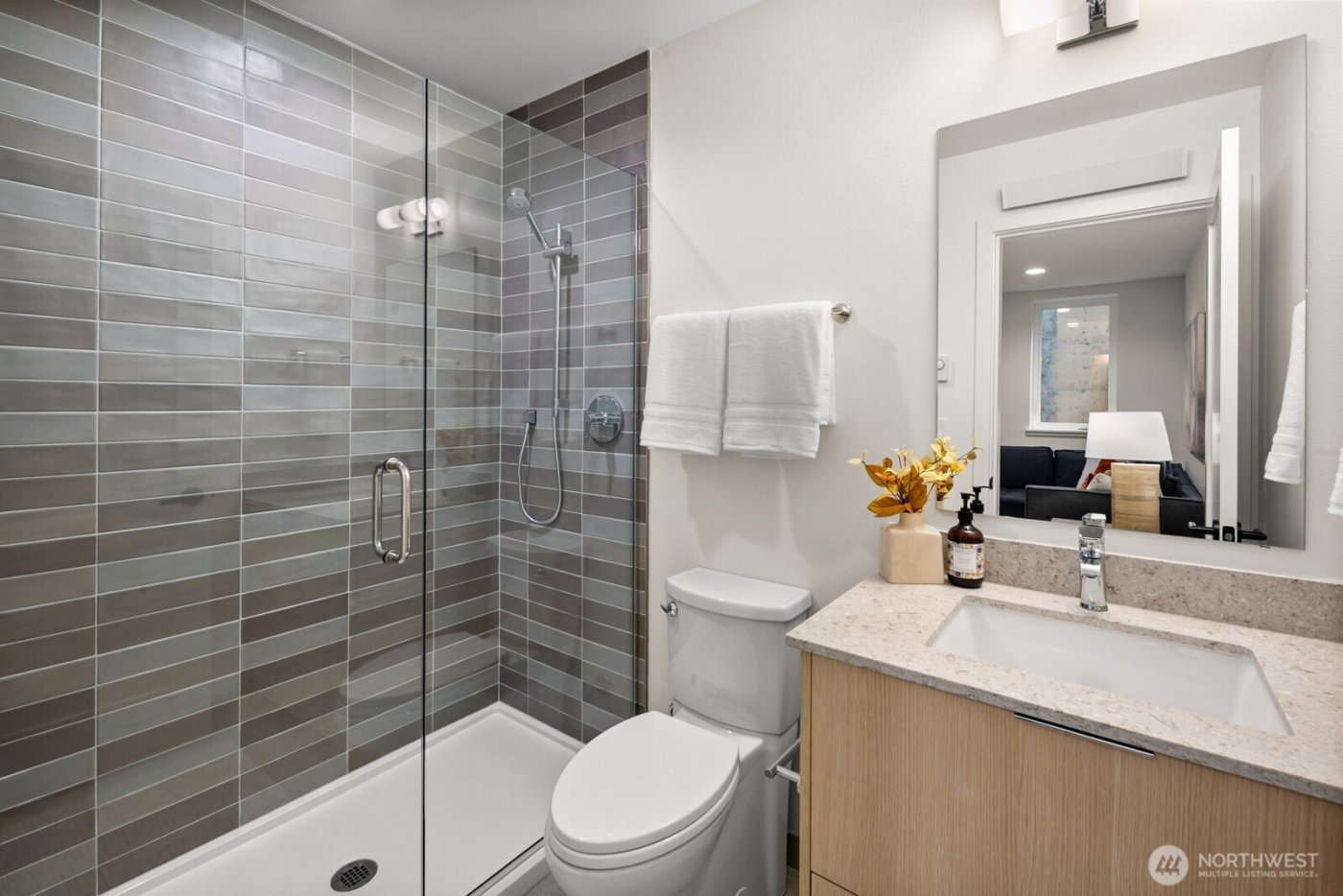 2851 NW 70th Street , Seattle, WA 98117