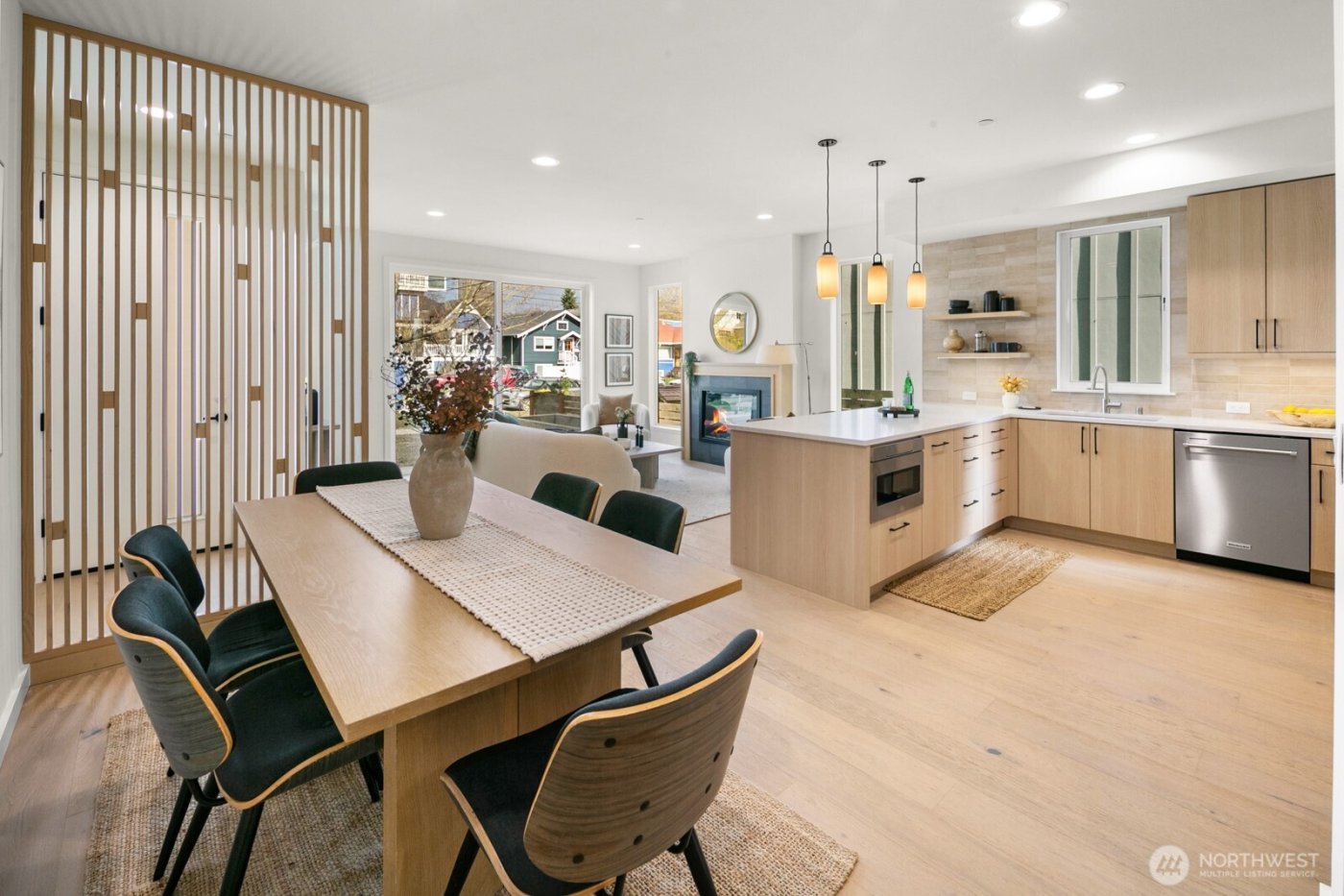 2851 NW 70th Street , Seattle, WA 98117