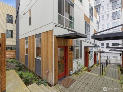 909 Hiawatha Place S #C, Seattle, WA 98144