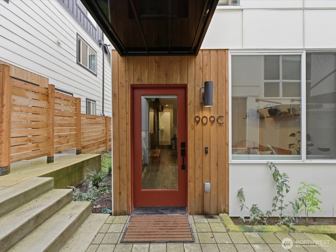 909 Hiawatha Place S #C, Seattle, WA 98144