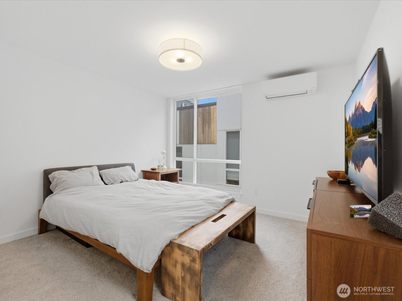 909 Hiawatha Place S #C, Seattle, WA 98144