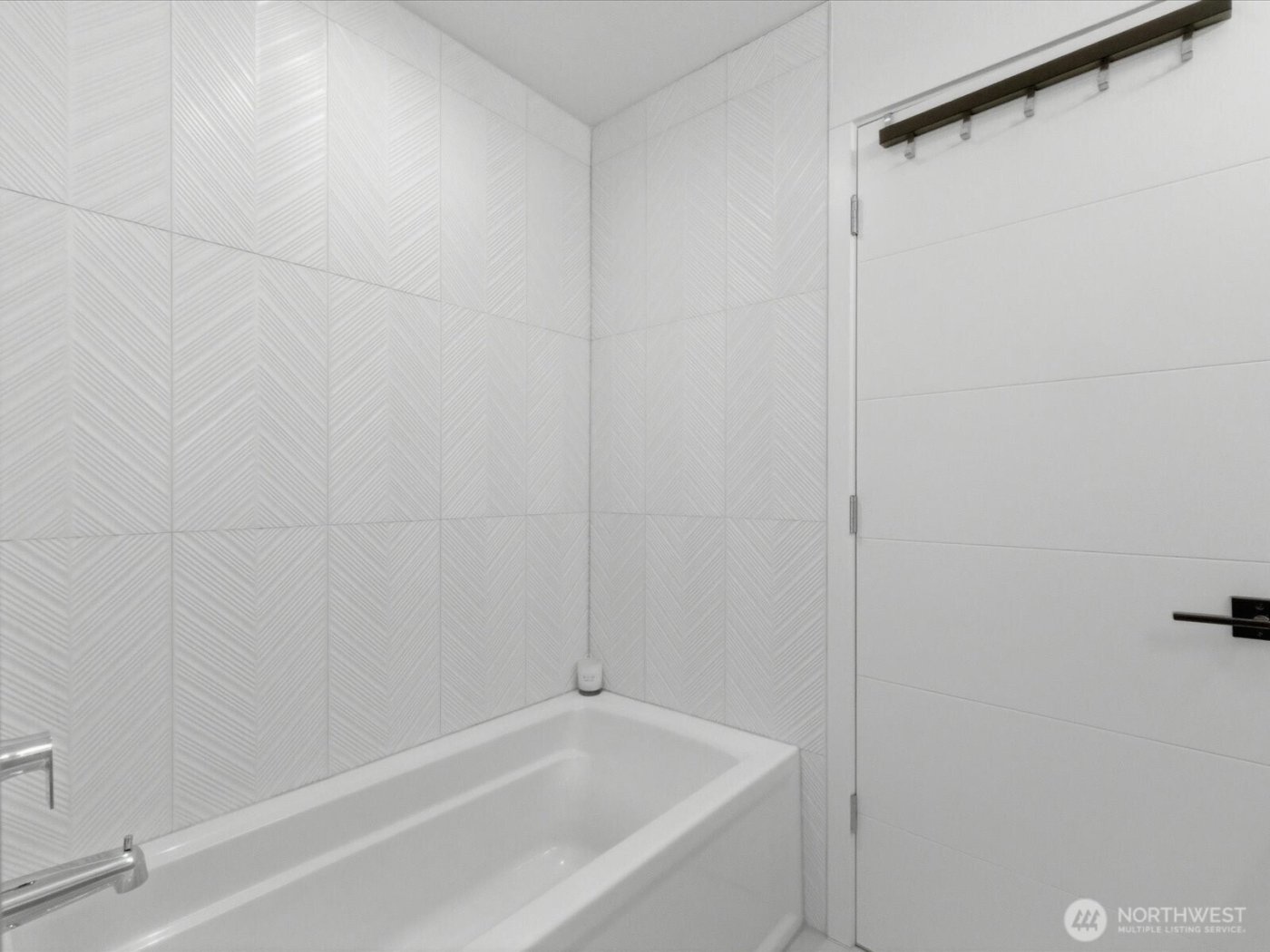 909 Hiawatha Place S #C, Seattle, WA 98144