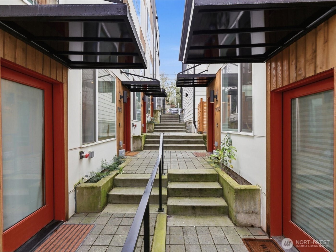 909 Hiawatha Place S #C, Seattle, WA 98144