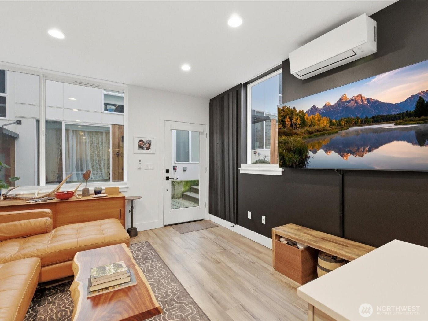 909 Hiawatha Place S #C, Seattle, WA 98144