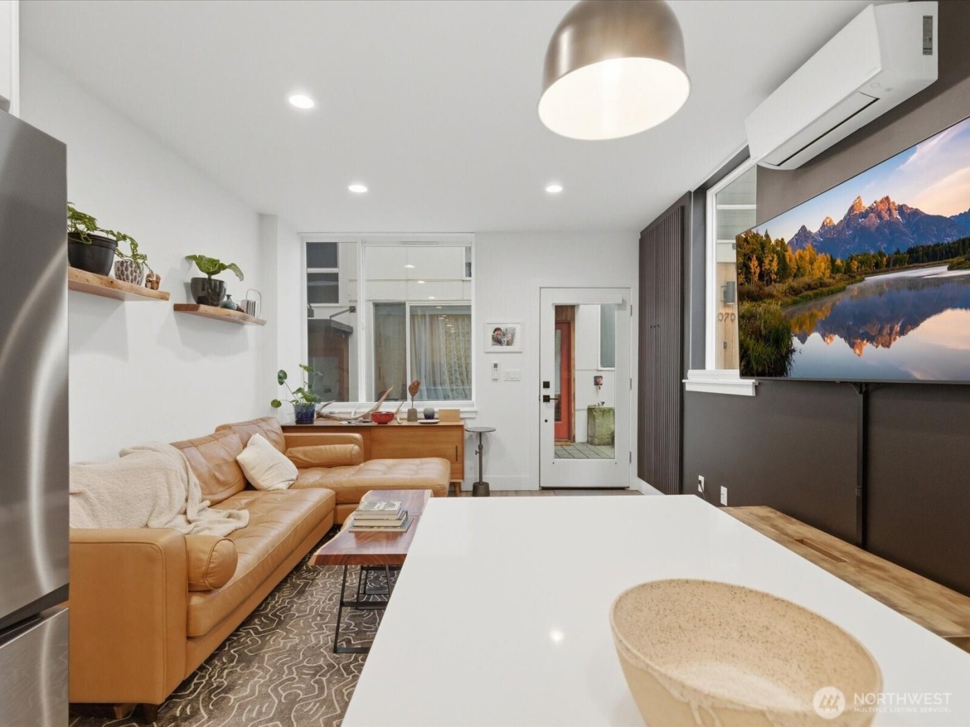 909 Hiawatha Place S #C, Seattle, WA 98144