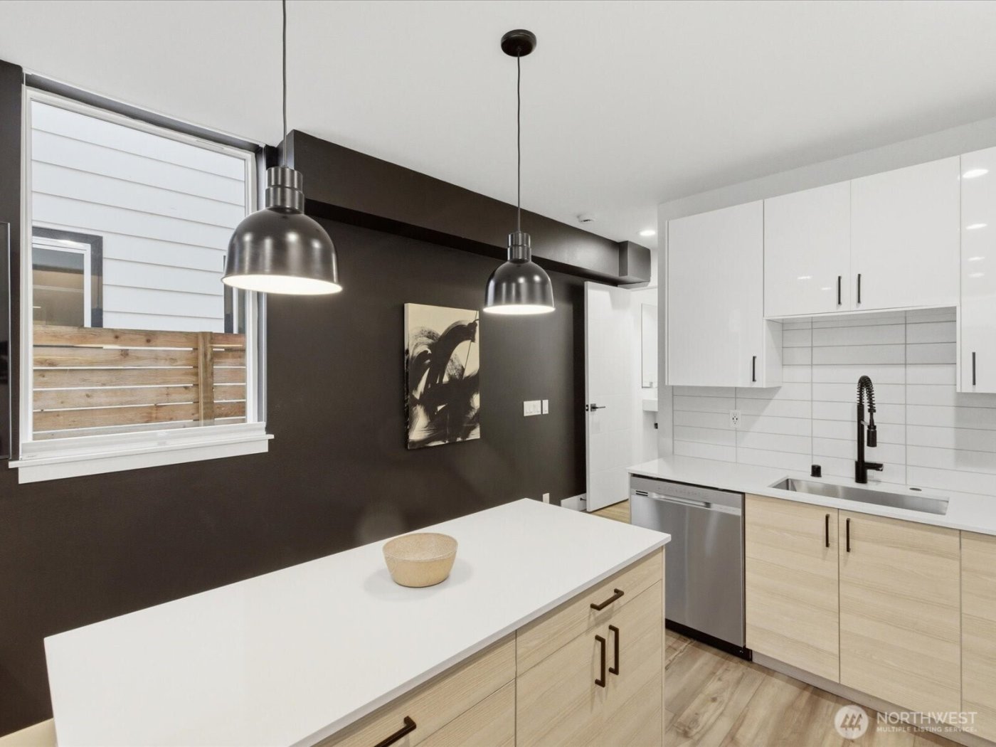 909 Hiawatha Place S #C, Seattle, WA 98144