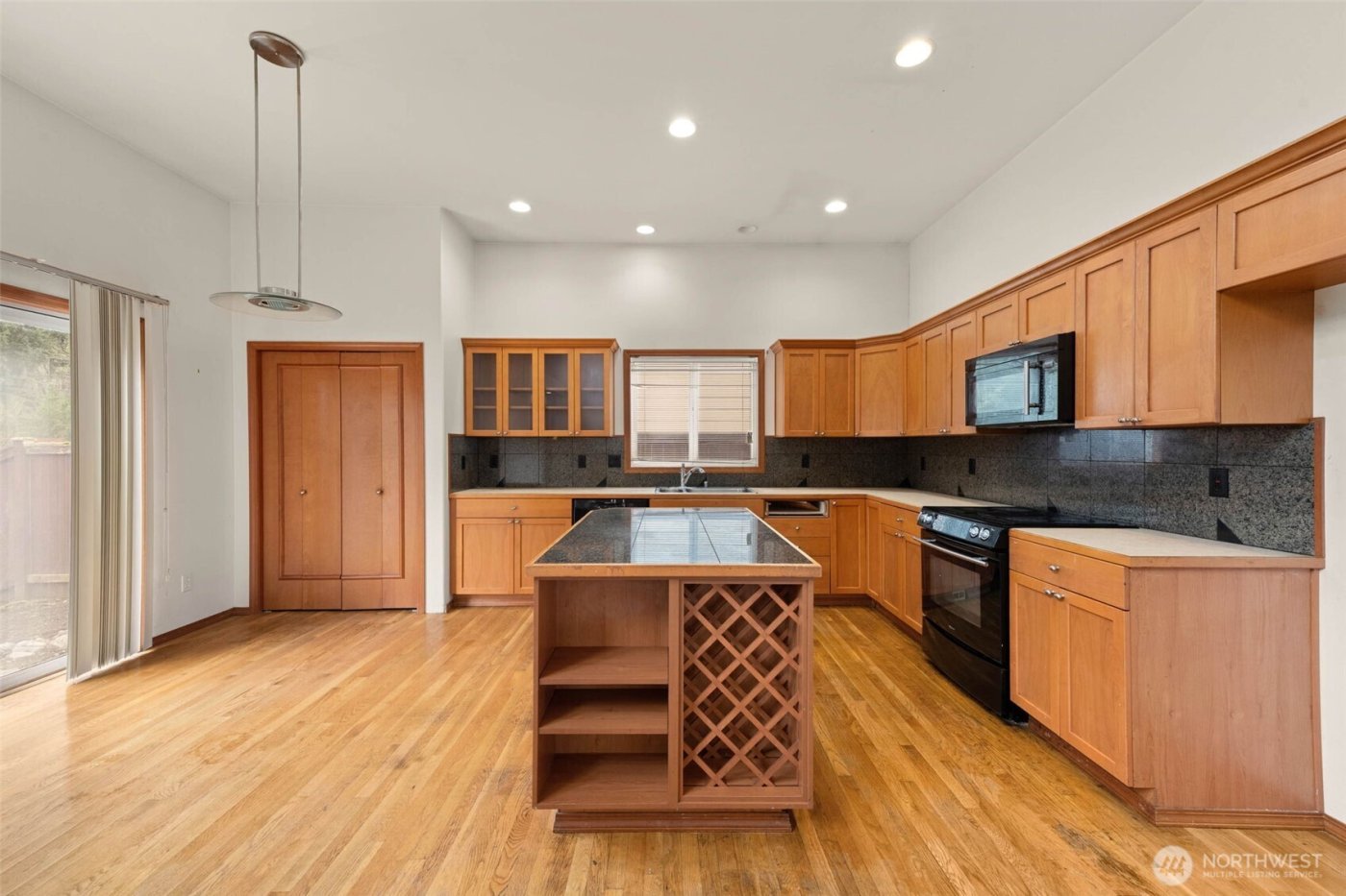 25022 235th Court SE, Maple Valley, WA 98038