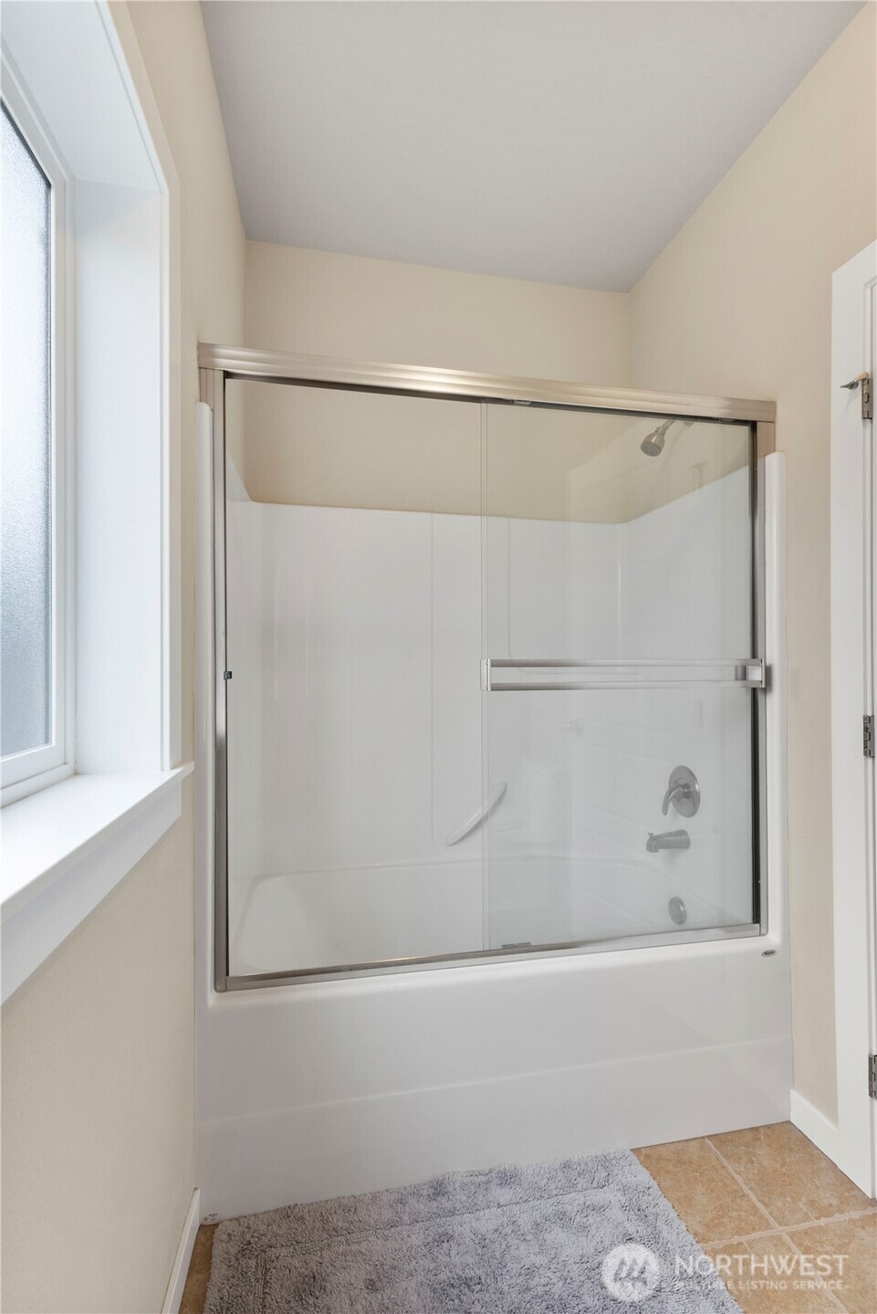 17112 25th Street Ct E, Lake Tapps, WA 98391