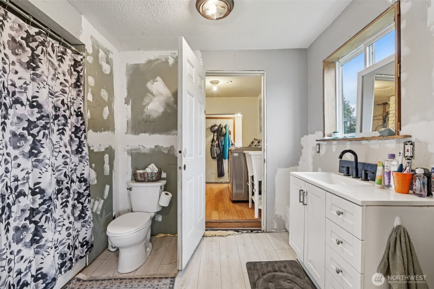 8754 Peavey Road , Sedro Woolley, WA 98284