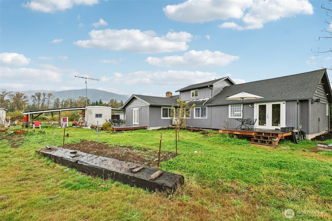 8754 Peavey Road , Sedro Woolley, WA 98284