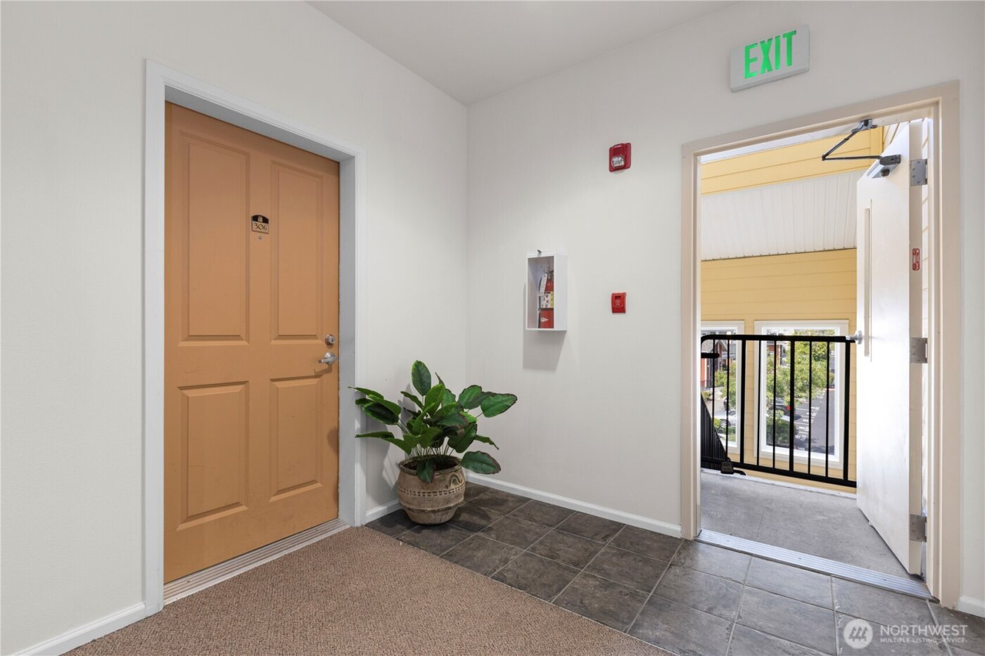 503 225th Lane NE #F306, Sammamish, WA 98074