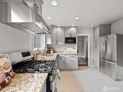 7532 9th Avenue NE, Seattle, WA 98115 - Photo 14