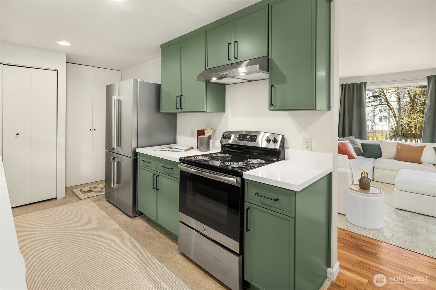 5035 25th Avenue SW, Seattle, WA 98106