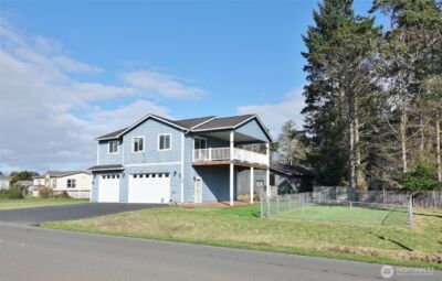500 Chenois Avenue NE, Ocean Shores, WA 98569