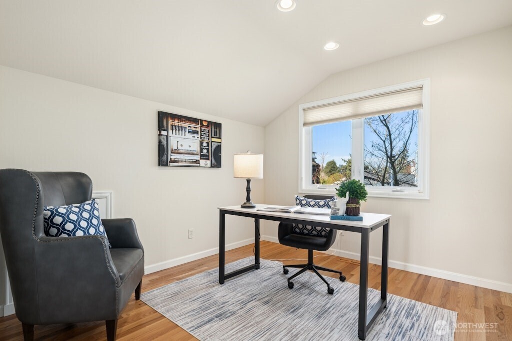 5720 59th Avenue NE, Seattle, WA 98105-2028