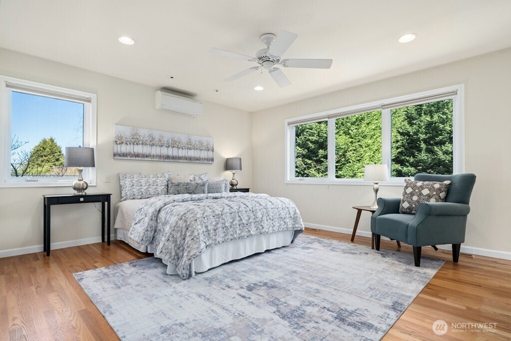 5720 59th Avenue NE, Seattle, WA 98105-2028