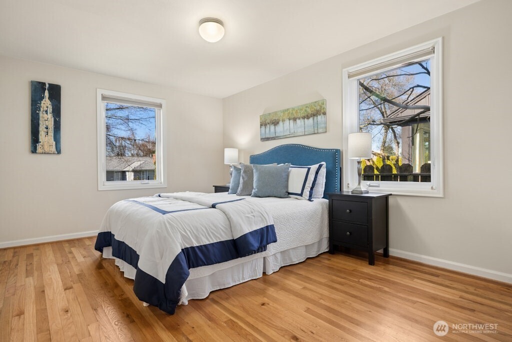 5720 59th Avenue NE, Seattle, WA 98105-2028