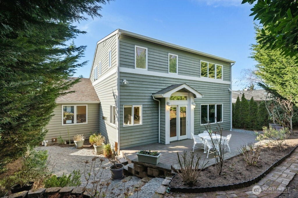 5720 59th Avenue NE, Seattle, WA 98105-2028